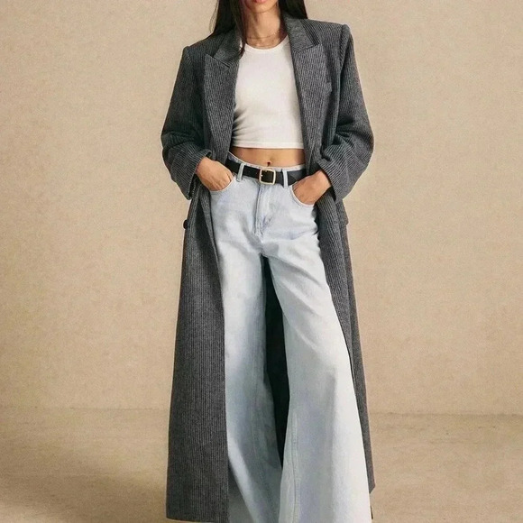 Grey Elegant Women's Extra Long Gray Suit - Picture 2 of 7